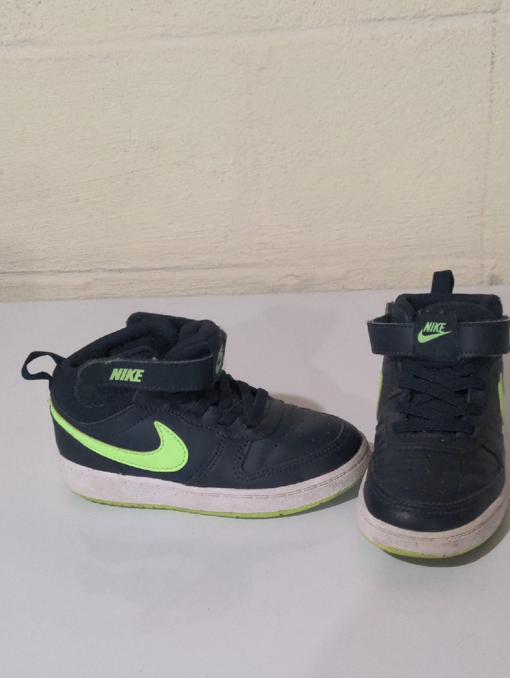 Nike Kids Black And Green High-Top Sneakers with Lime Swoosh Velcro Straps